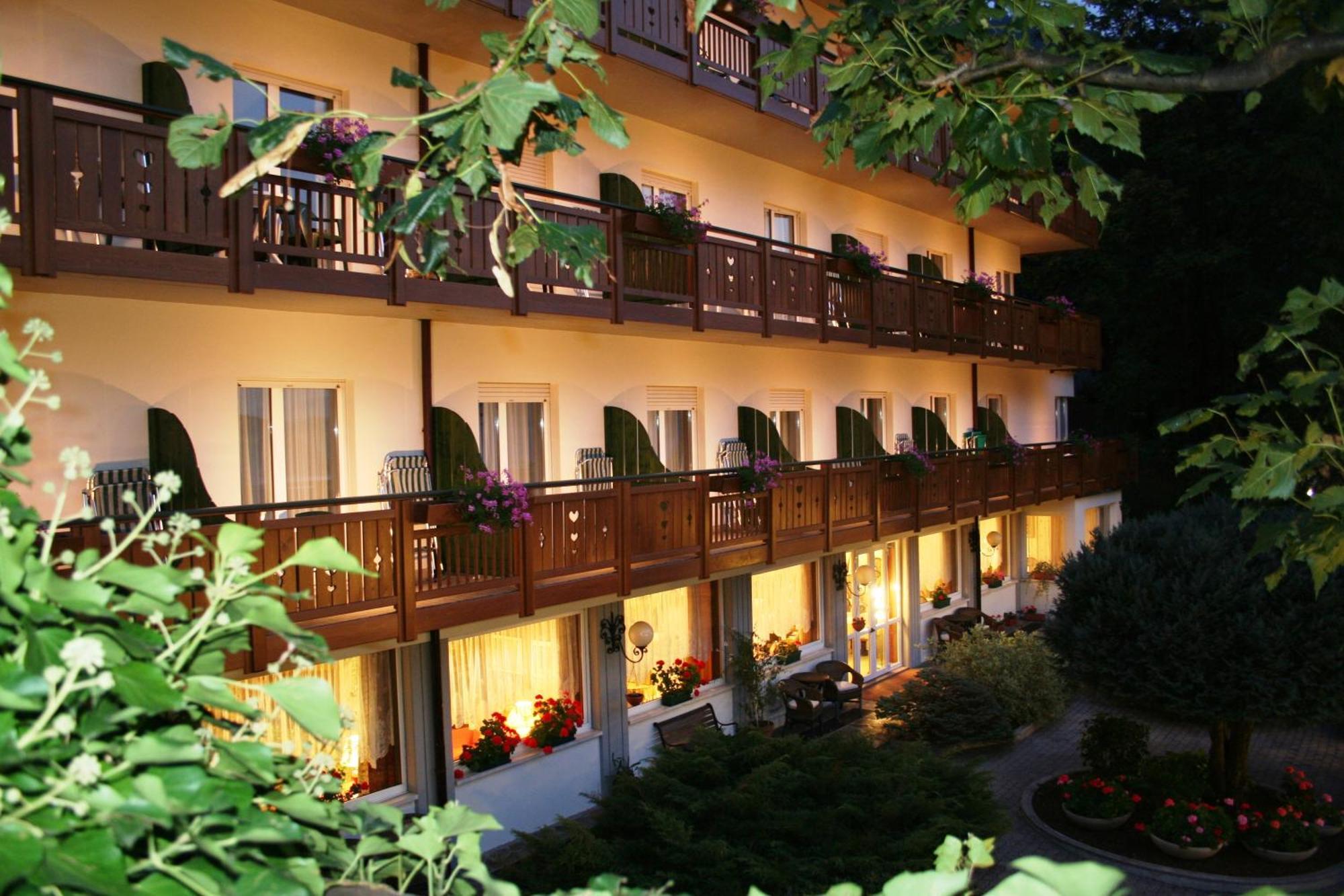 Hotel Miralago Wellness - Adults Only Molveno Buitenkant foto