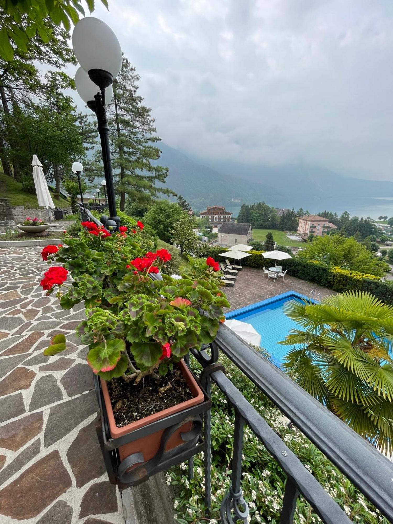 Hotel Miralago Wellness - Adults Only Molveno Buitenkant foto