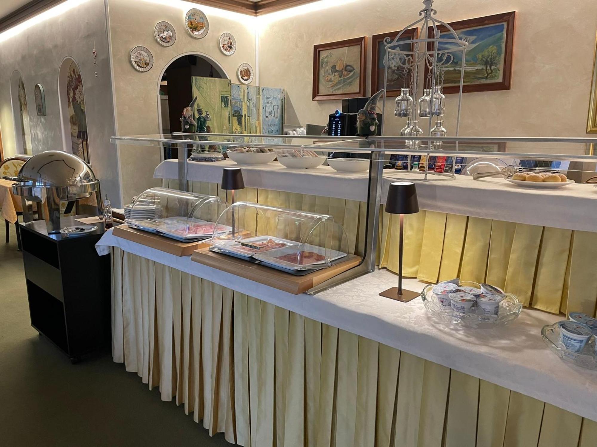 Hotel Miralago Wellness - Adults Only Molveno Buitenkant foto