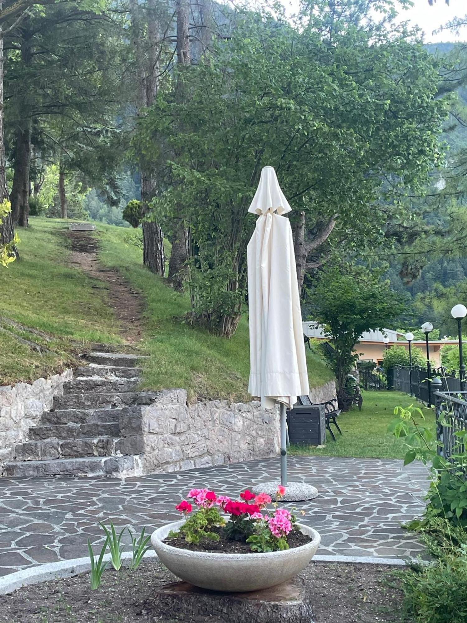 Hotel Miralago Wellness - Adults Only Molveno Buitenkant foto