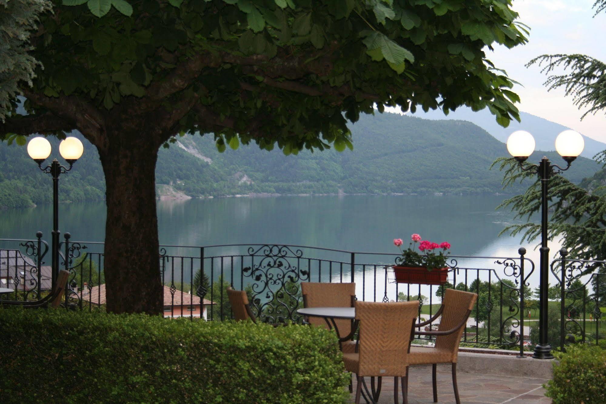 Hotel Miralago Wellness - Adults Only Molveno Buitenkant foto