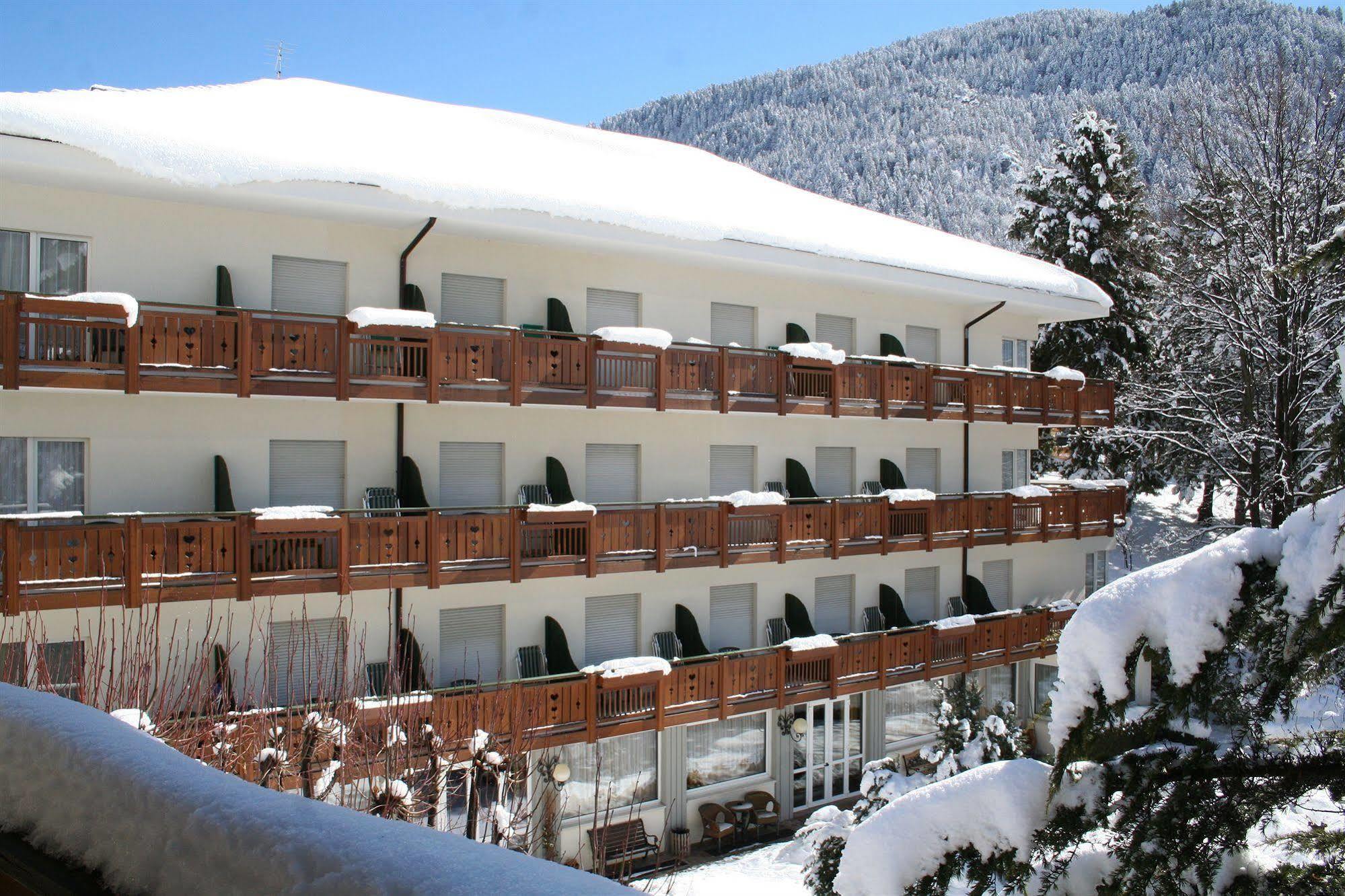Hotel Miralago Wellness - Adults Only Molveno Buitenkant foto