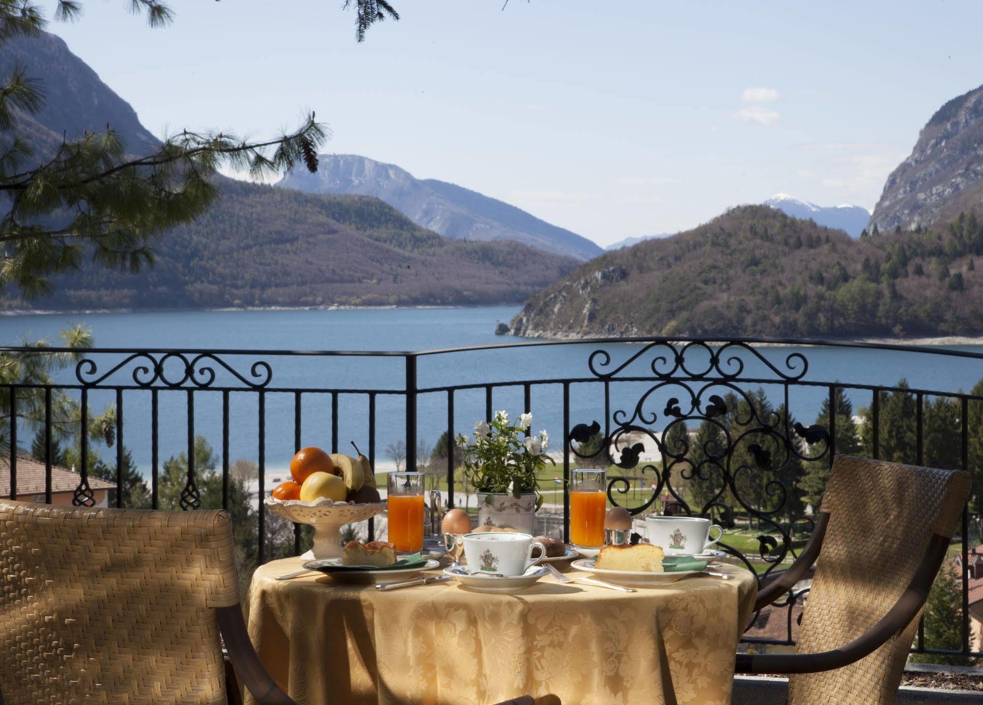 Hotel Miralago Wellness - Adults Only Molveno Buitenkant foto
